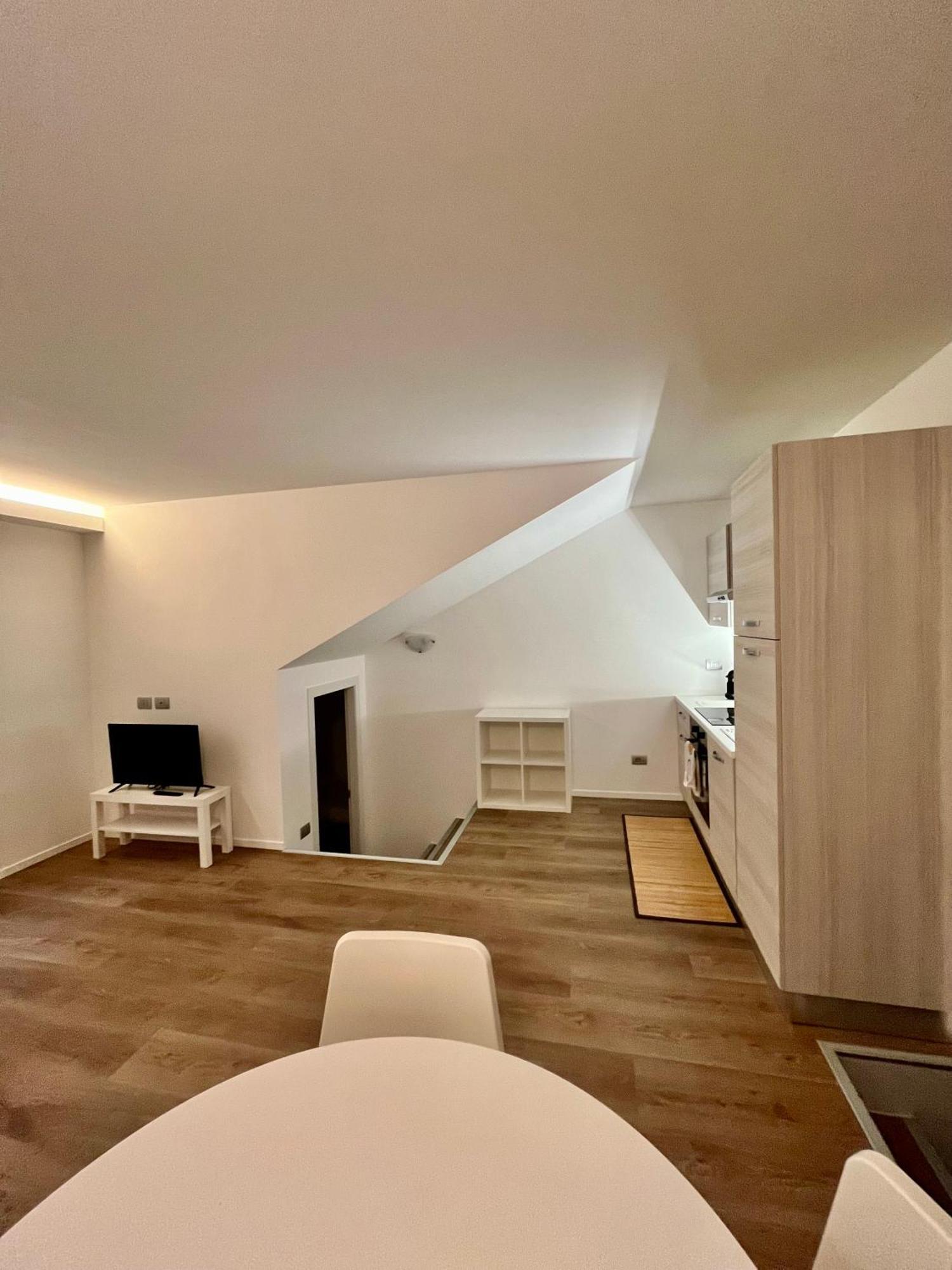 Central Side Apartment Milan Exterior photo