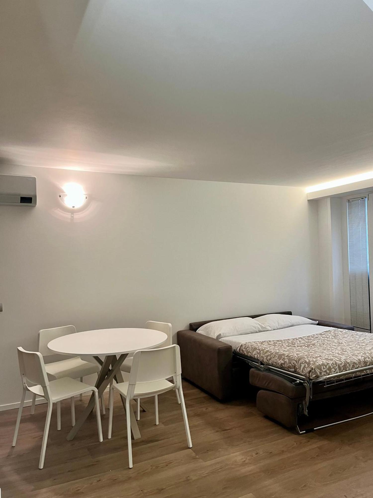 Central Side Apartment Milan Exterior photo
