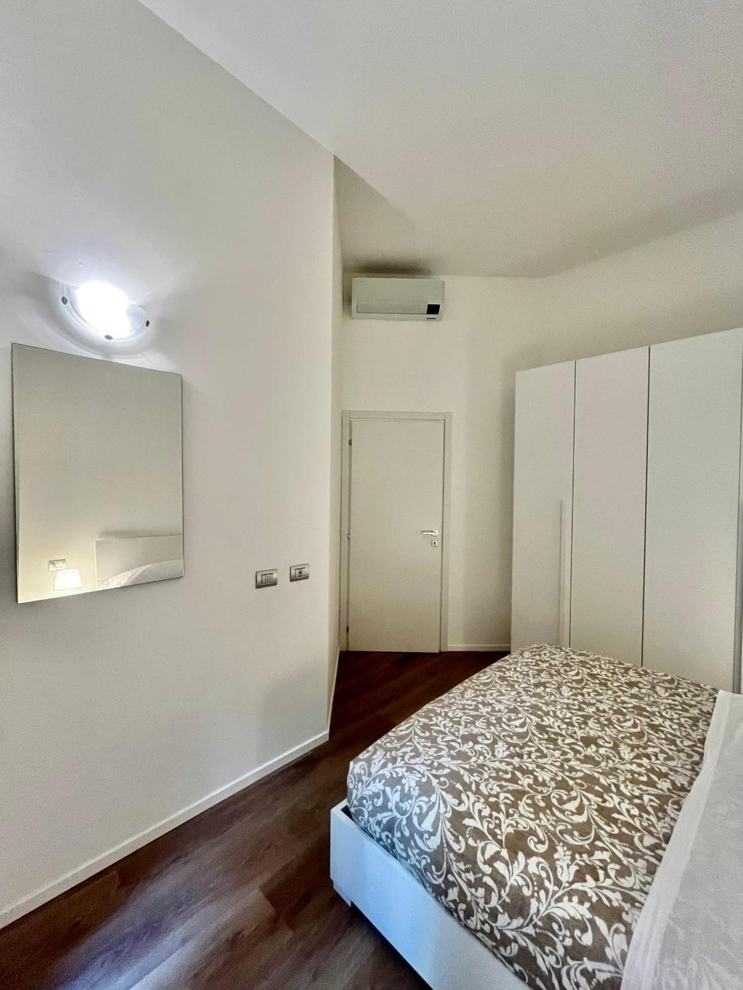 Central Side Apartment Milan Exterior photo