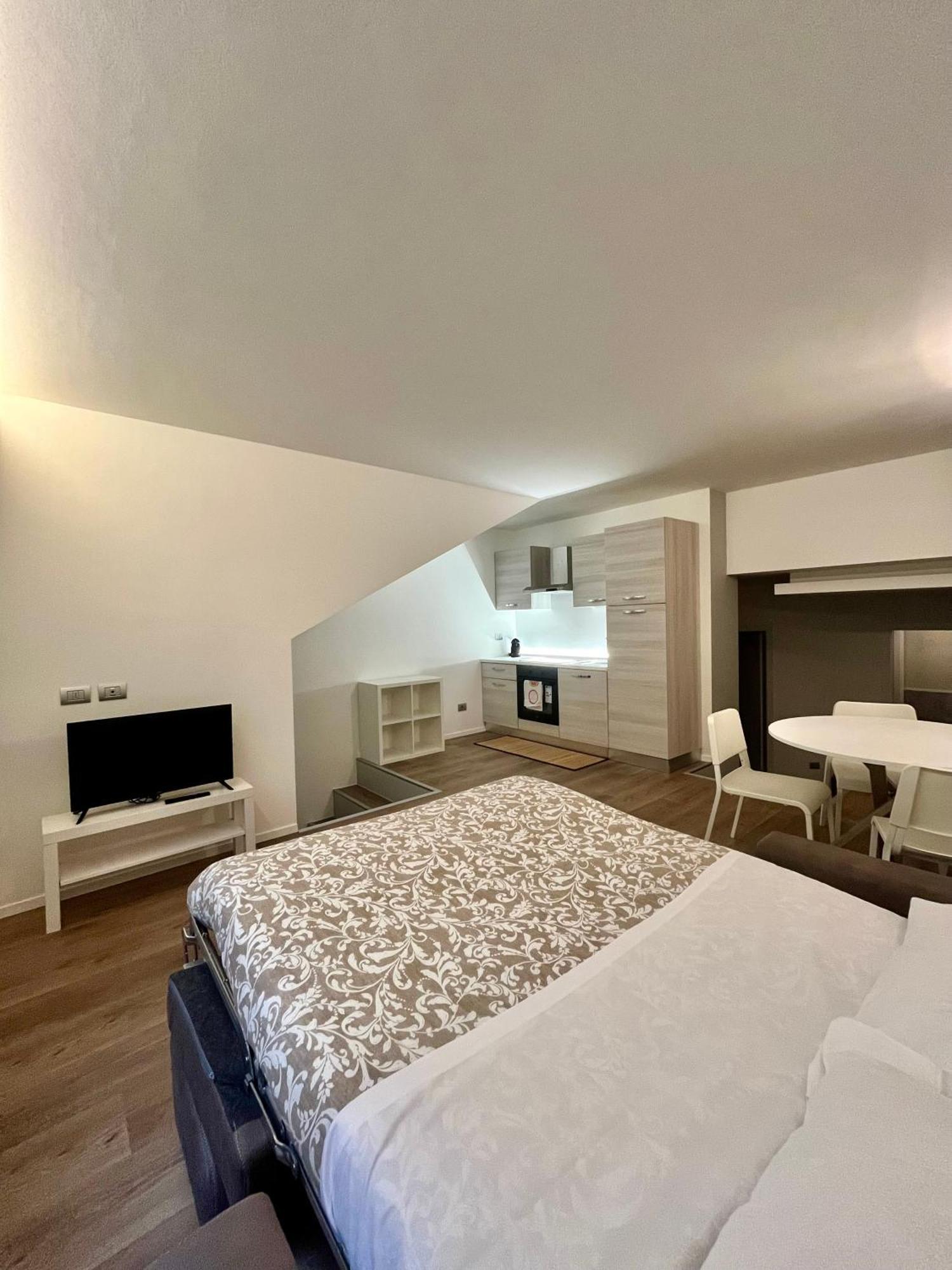Central Side Apartment Milan Exterior photo