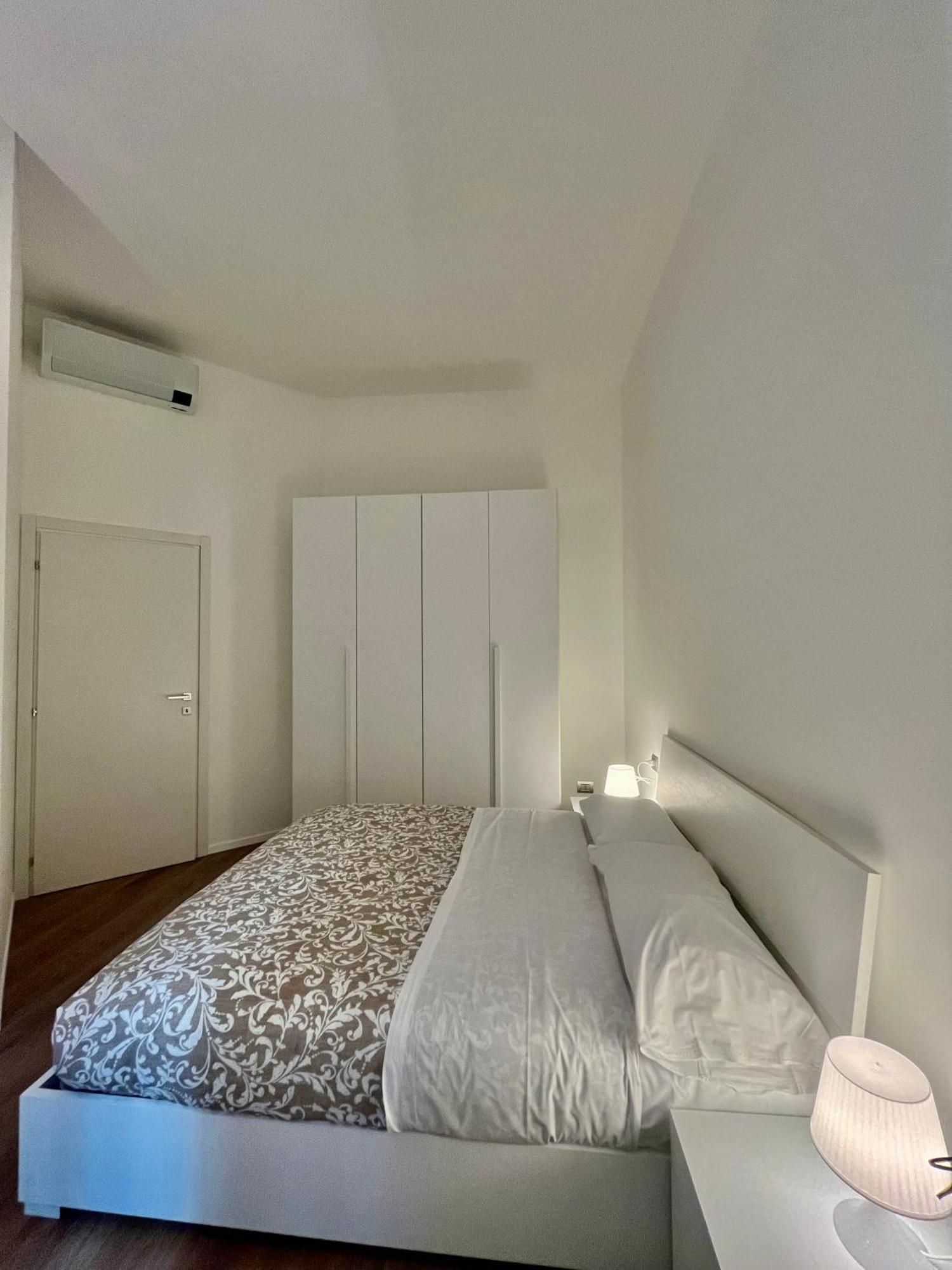 Central Side Apartment Milan Exterior photo